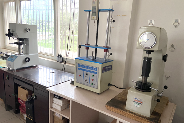 維氏，洛氏 硬度計